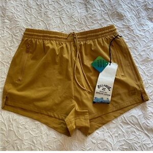 NWT A/Div billabong shorts